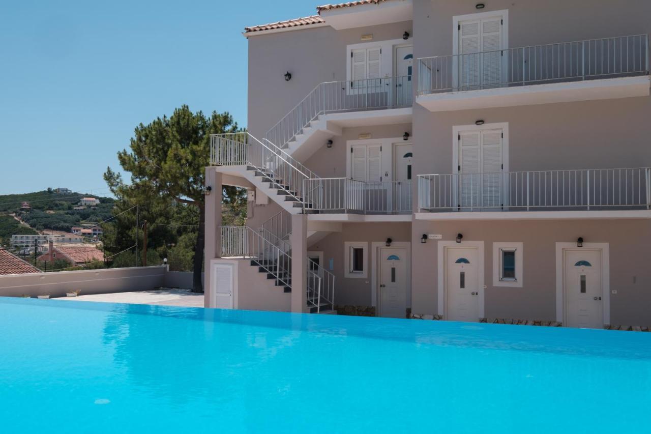 Kouros & By Hotelius Apartment