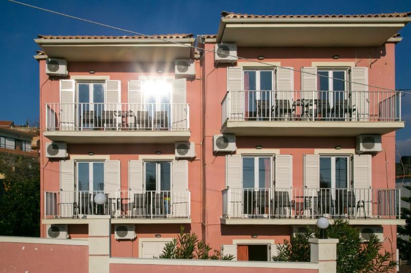 Apartment Kouros & By Hotelius