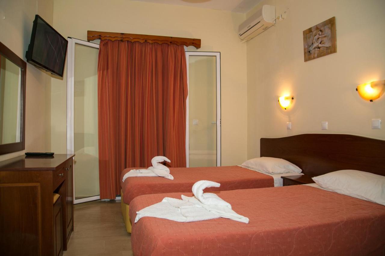 Kouros & By Hotelius Apartment *