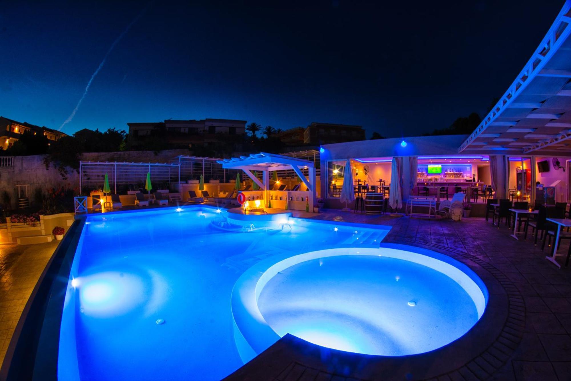 Kouros & By Hotelius Apartment